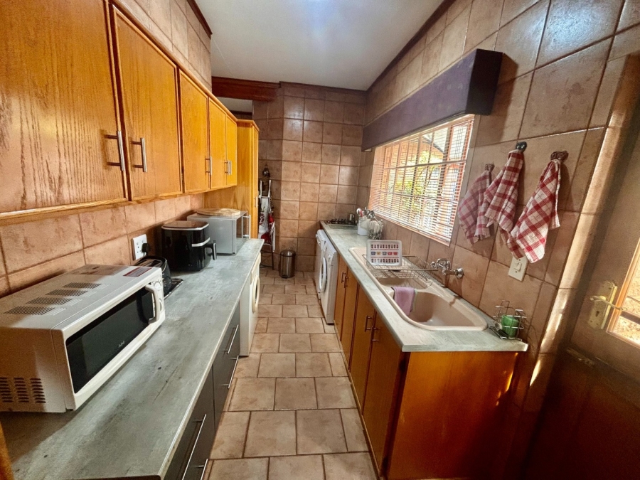 5 Bedroom Property for Sale in Wilkoppies North West